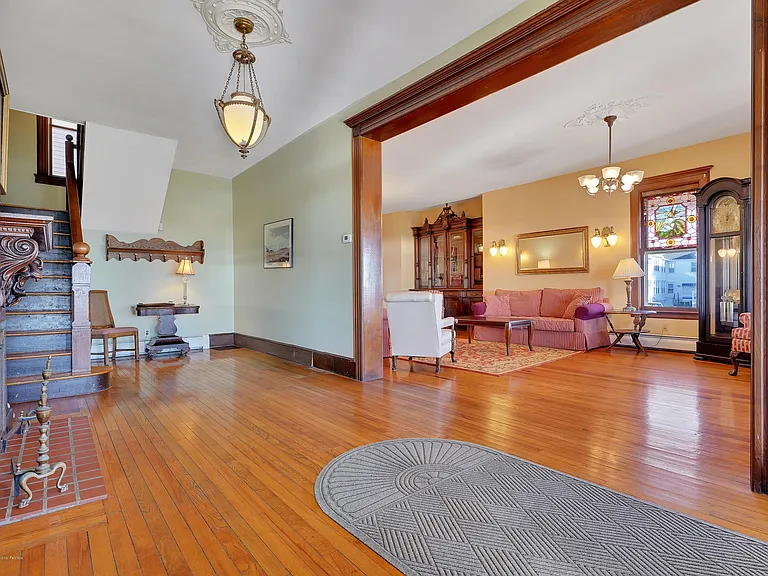 19 Ocean Ave — Photo 12