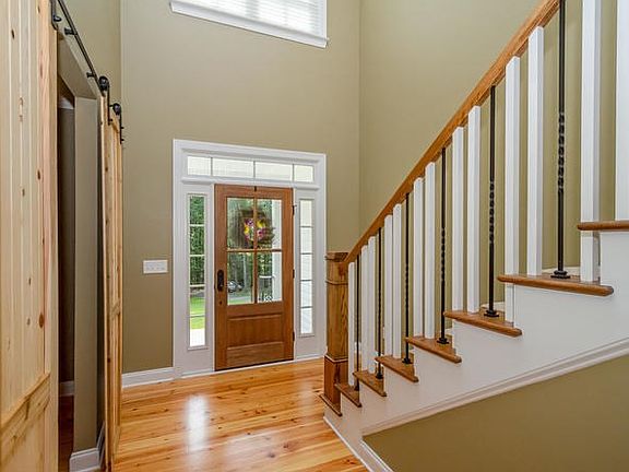 5th image of 745 Meadow Hill Dr