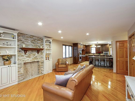 3rd image of 11209 S Longwood Dr