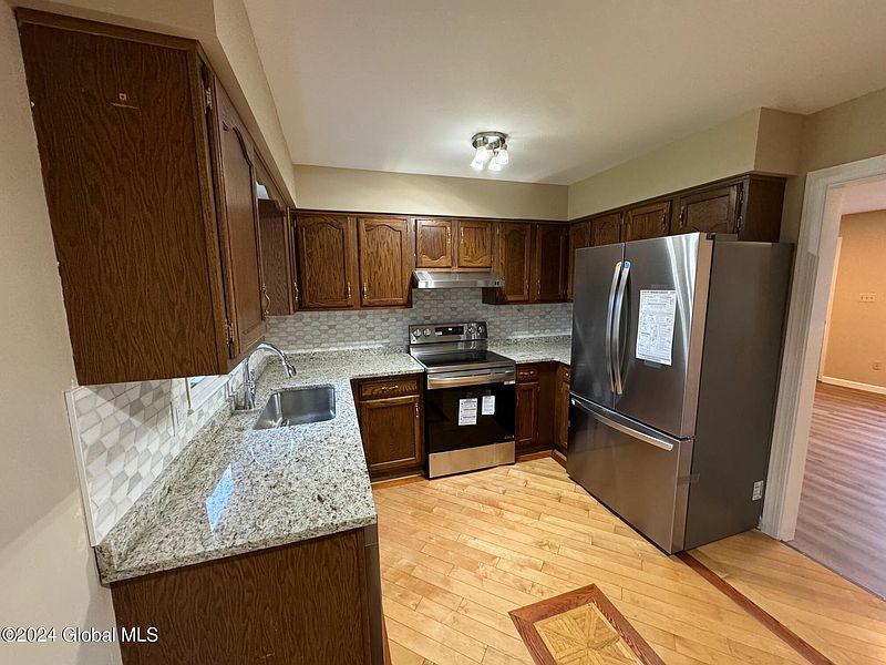3rd image of 107 Stafford Lane