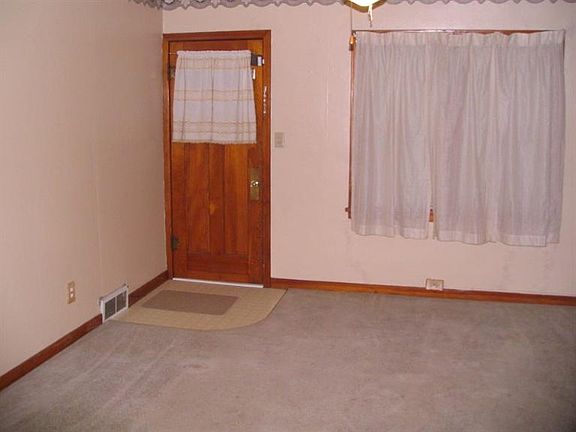 3rd image of 302 N Wilhelm Ave