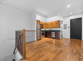 230 20th St #1R, Brooklyn, NY 11232