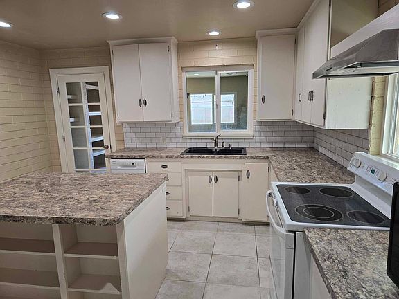 3rd image of 6715 E Alder Ave