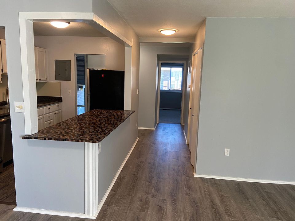 1st image of 281 Gardner Ave Unit B3