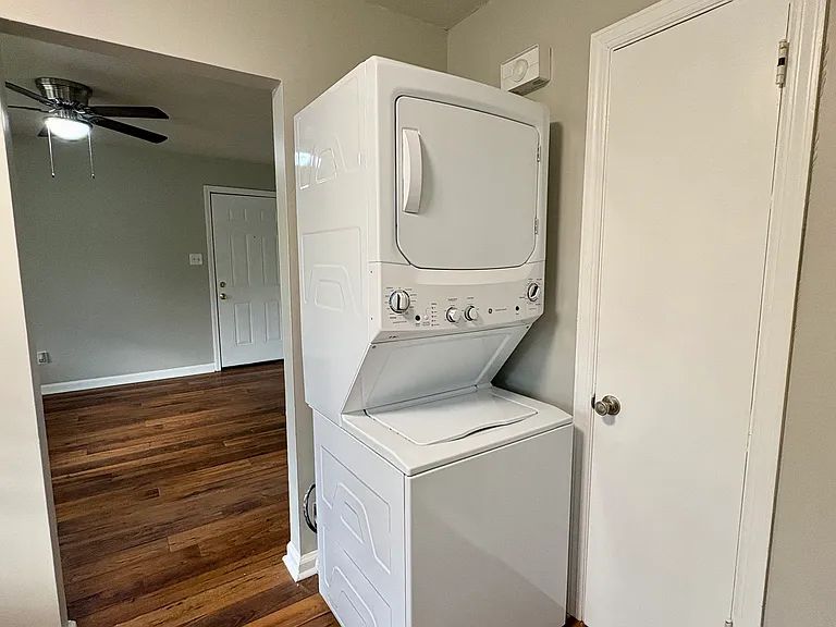 Vernon Cove Apartments — Photo 22