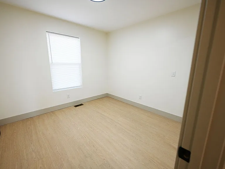 176 Brushwood Dr — Photo 12