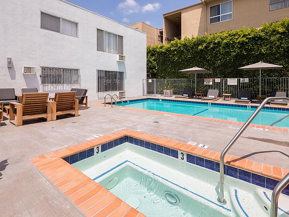 4th image of 958 Palm Ave #211