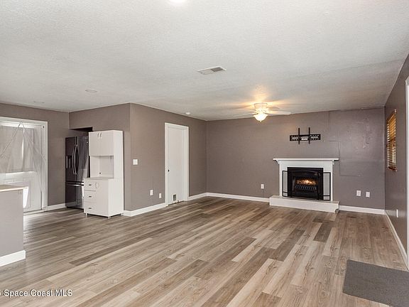 3rd image of 4510 Gray Ave