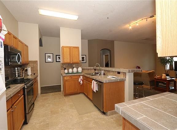 2nd image of 7521 Geneseo Ln