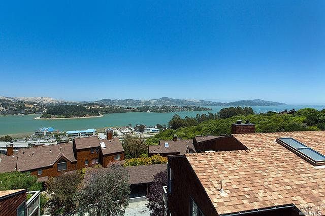 1st image of 250 Headlands Ct