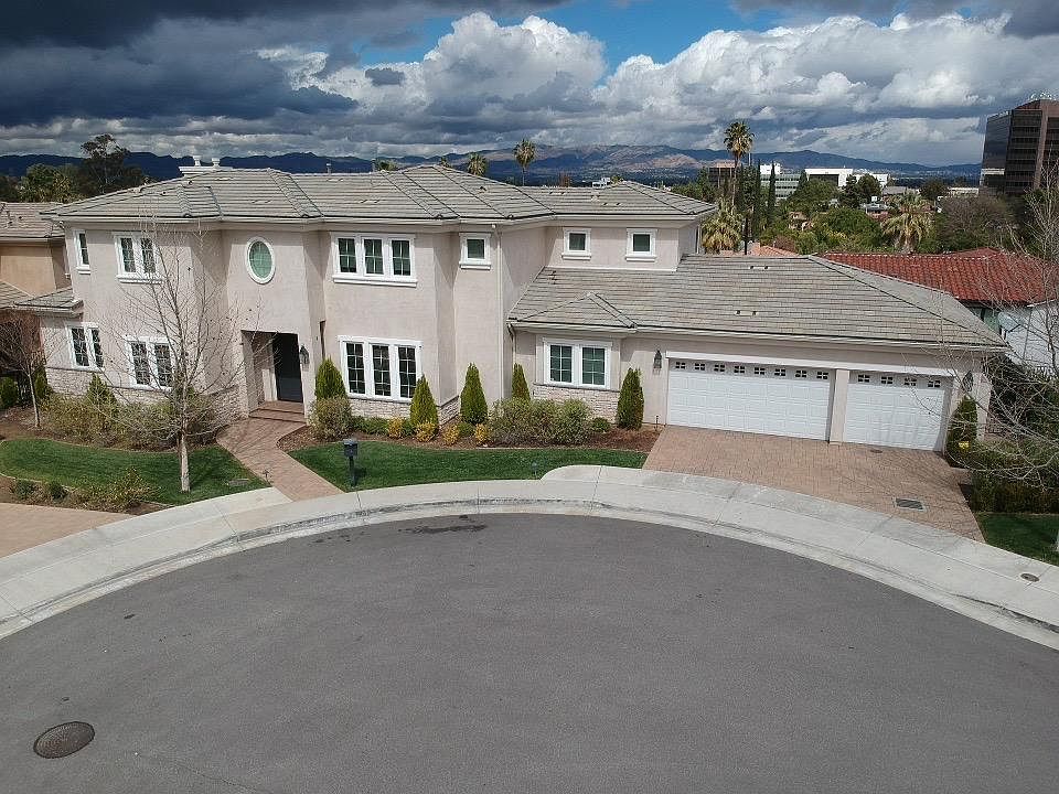 1st image of 18323 W Columbus Cir
