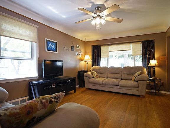 5th image of 11432 Deering St