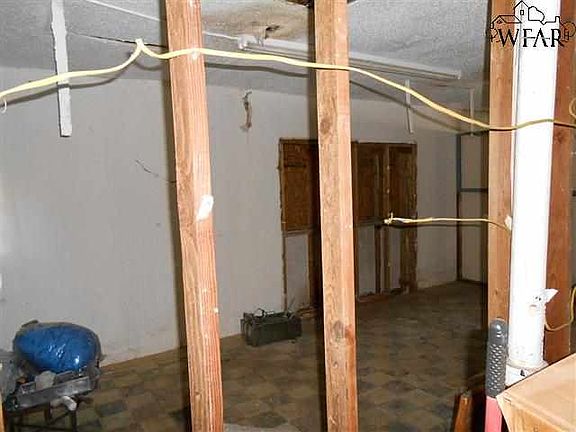 4th image of 204 E 3rd St