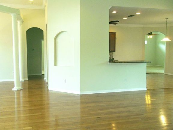 5th image of 213 Rotonda Blvd E