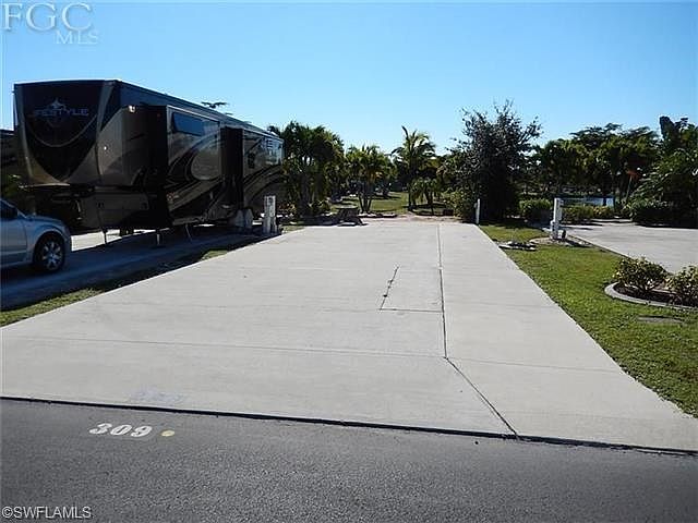 1st image of 309 Goldfish Ln