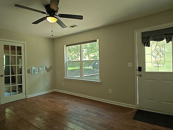 4th image of 3048 Woodham Way SE