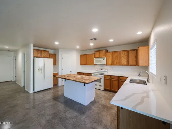 11538 W VOGEL Avenue, Youngtown, AZ 85363