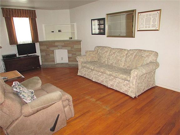 4th image of 174 Carmella Dr