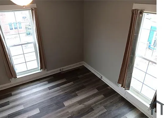 621 E Main St — Photo 8