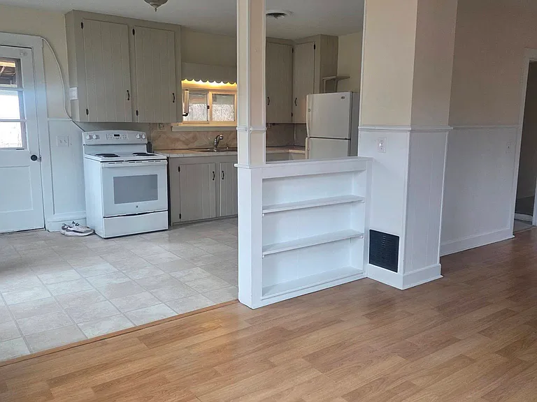 29 Lewiston Rd — Photo 1