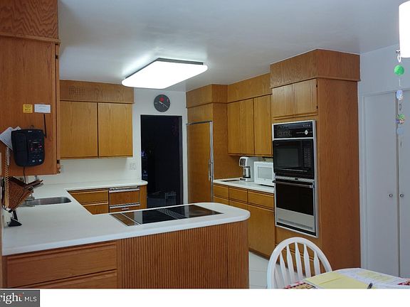 5th image of 3549 Meadowlark Dr