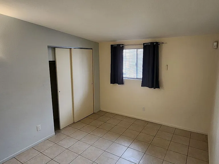 3319 N Dodge Blvd — Photo 14