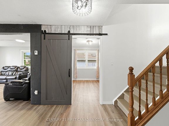 5th image of 71 Edward St