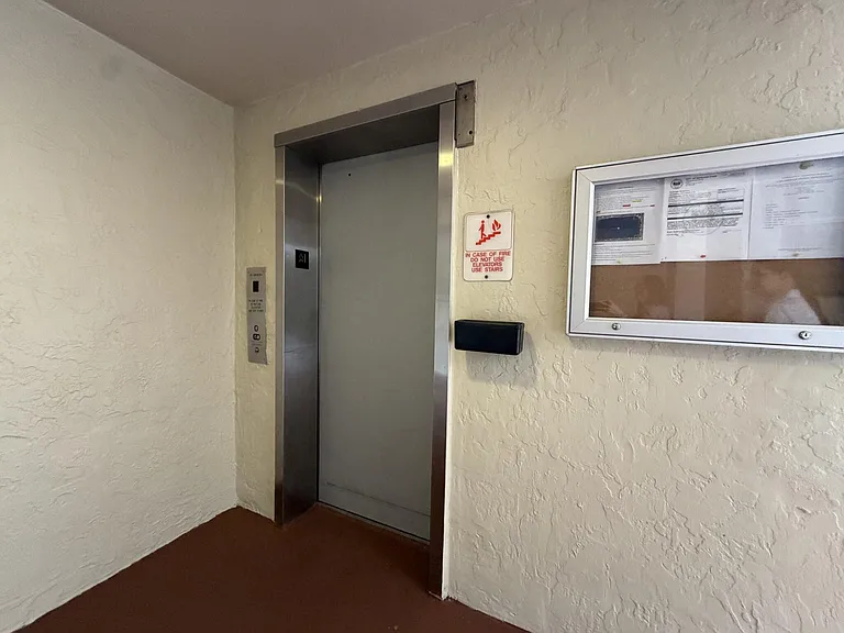 112 Lake Emerald Dr #203 — Photo 19