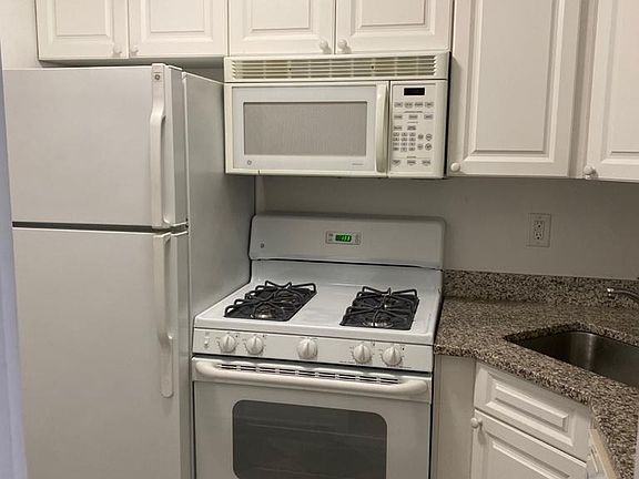 4th image of 420 E 80th St APT 4G