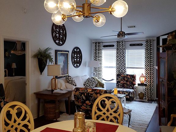 3rd image of 476 Londonberry Dr #476