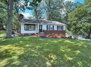 18 Mid Oaks St, Monroe, NY 10950