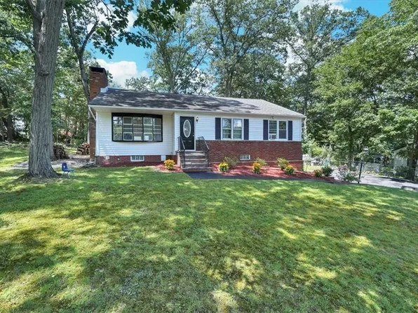 18 Mid Oaks Street, Monroe, NY 10950