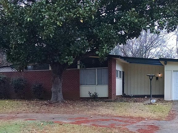 Another front elevation shot of 3738 Stanley Dr.