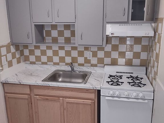 4th image of 139-141 Pennsylvania Ave #2