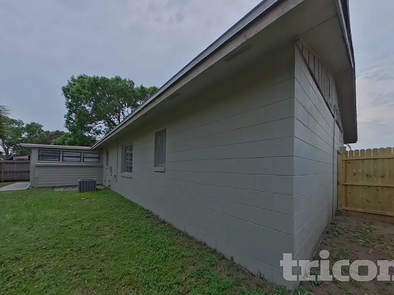 11415 Cardiff Dr — Photo 15