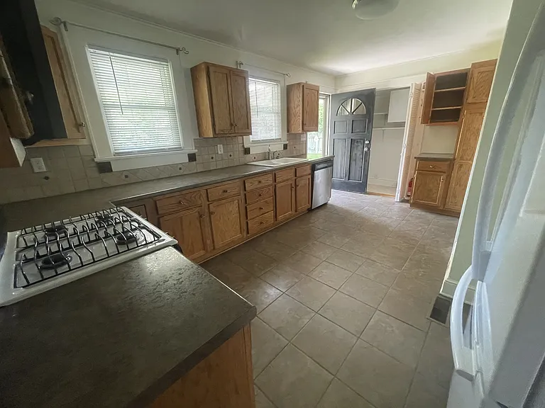 127 Duke St — Photo 24