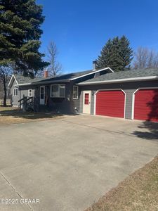 319 Railroad Ave E, Hatton, ND, 58240
