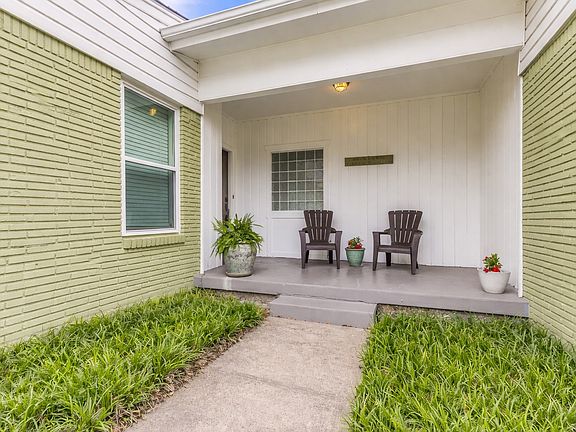 3rd image of 2309 Prichard Ln