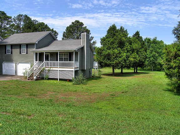 2nd image of 17 Twin Branches Ln