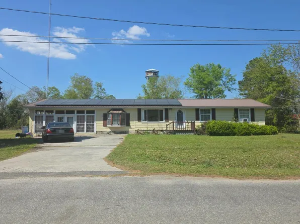38 Renwick St, Lumber City, GA 31549