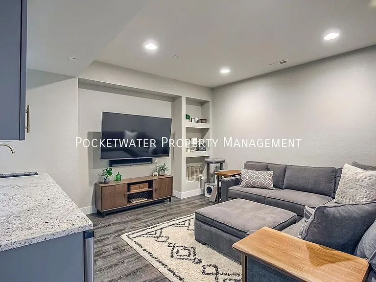 8875 Yates Dr — Photo 23