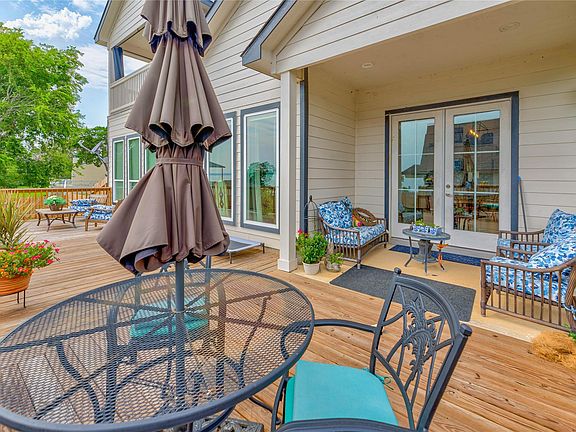 4th image of 646 Echo Ln