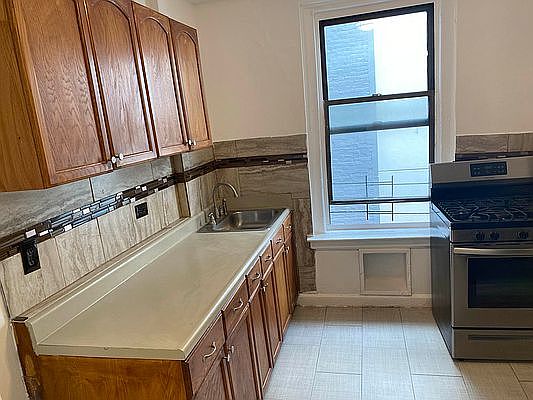 1st image of 258 W 117th St APT 43W