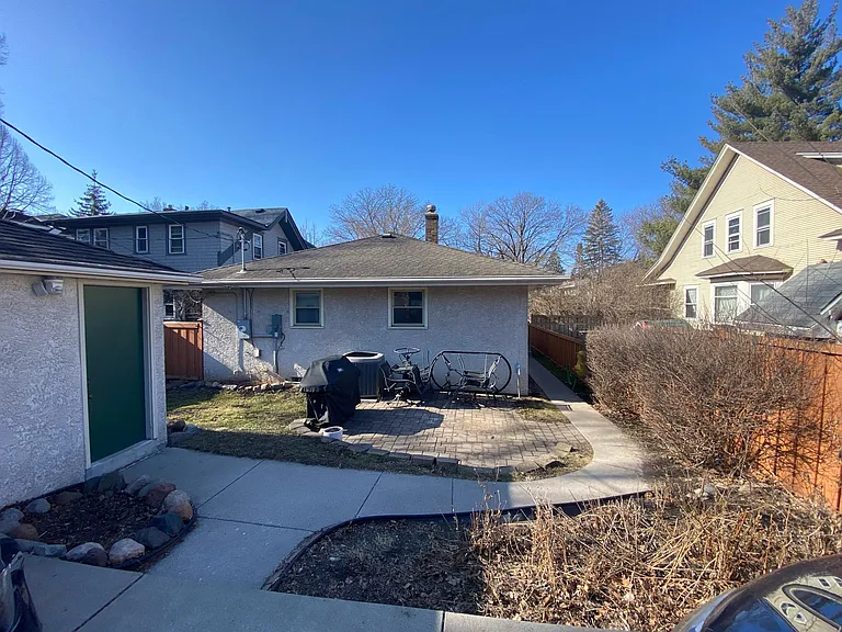 176 Fairview Ave S — Photo 16