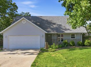 130 Hemlock Ct, Hollister, MO 65672