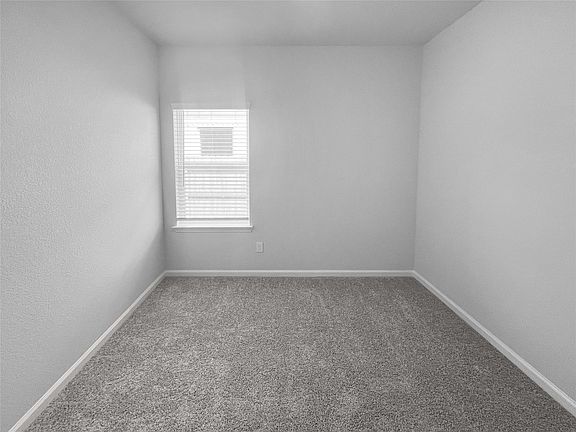 4th image of 406 Kendall Crest Dr