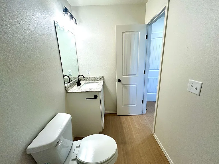 2604 N Center Street — Photo 24