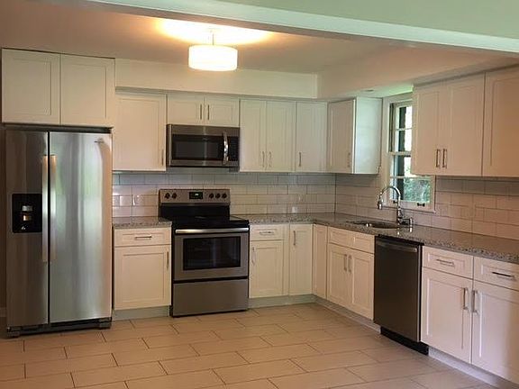 3rd image of 2132 Sanborn Dr