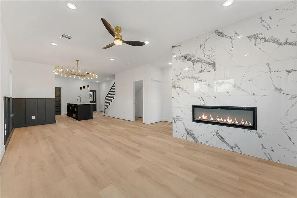 Living/dining - 1025 Calvin Ave #A