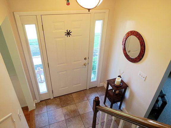 2nd image of 951 Thistle Pl SE